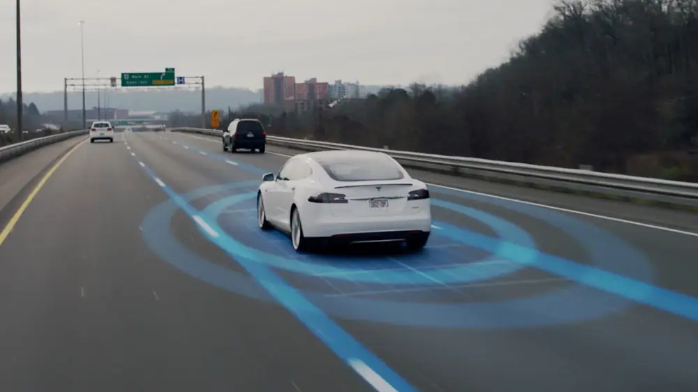 Tesla Auto Pilote Radar