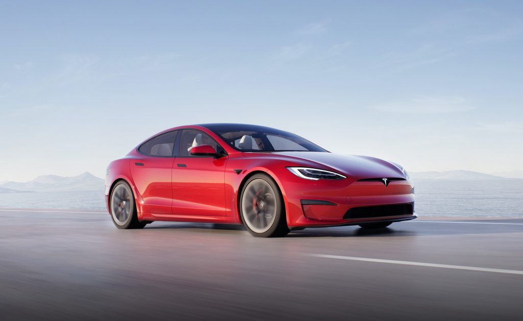 Tesla Rouge dans le désert démonstration