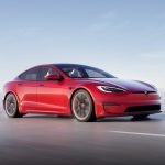 Tesla Rouge dans le désert démonstration